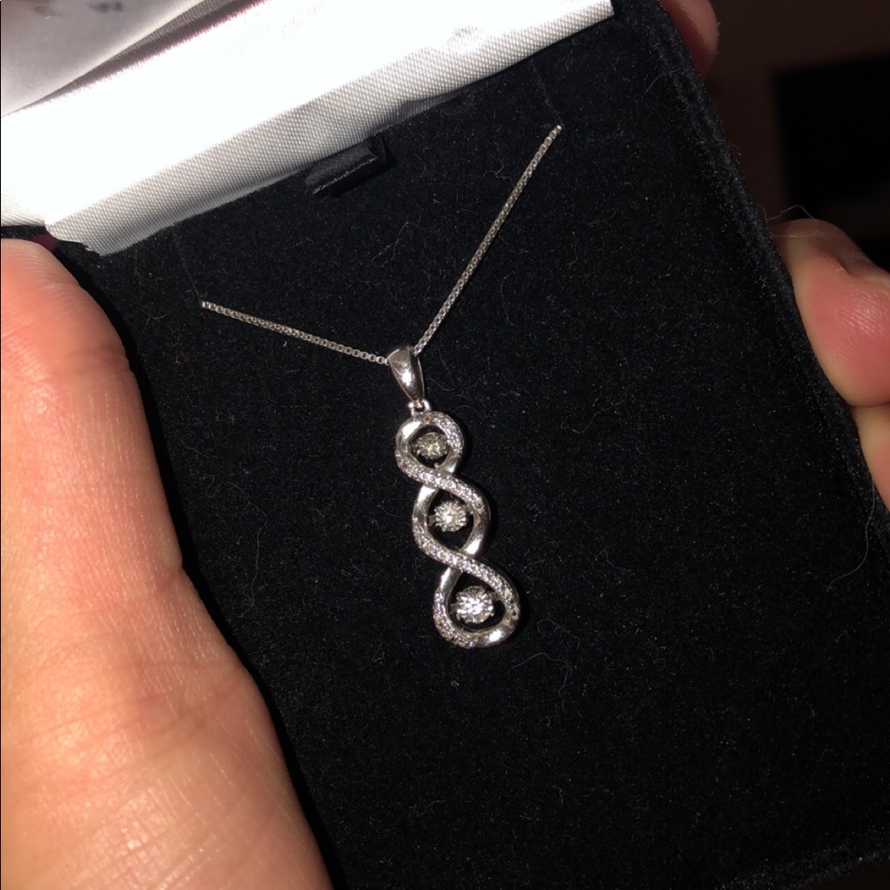 Dancing Diamond Necklace
